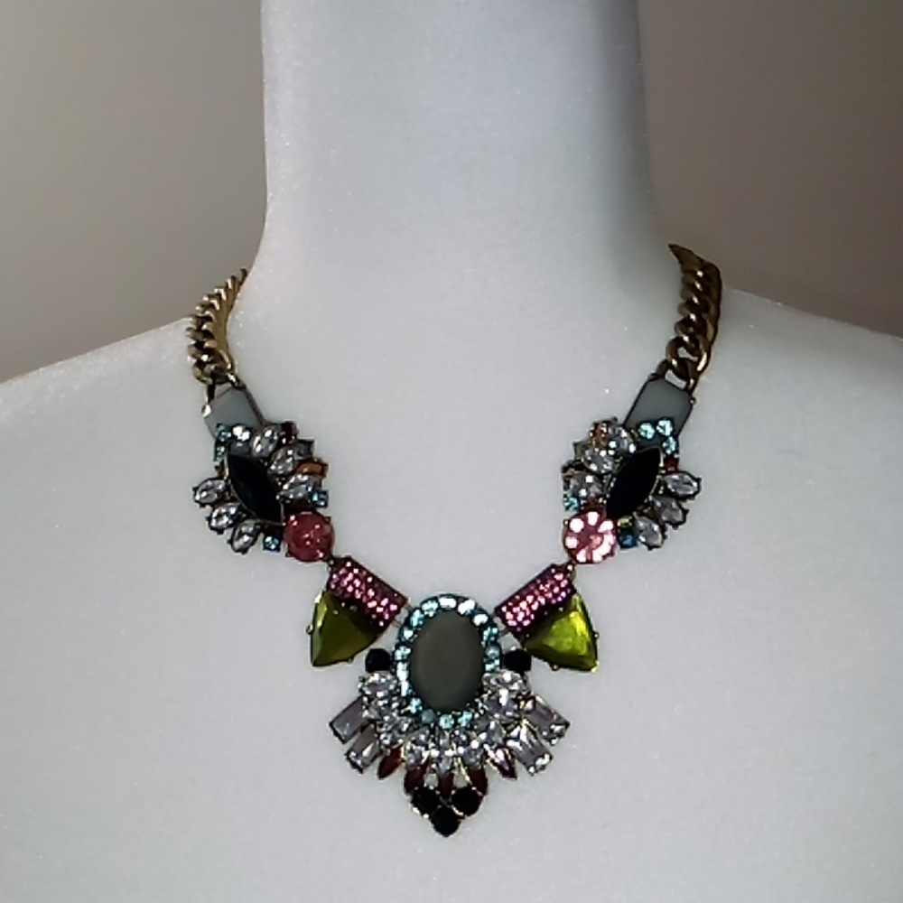 💎Jeweled Statement Necklace
